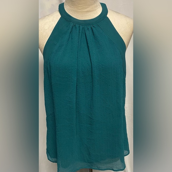 H&M Tops - Sleeveless halter style loose fitting blouse